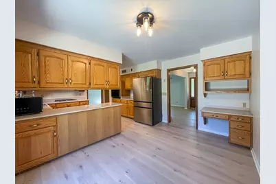 6211  Fisher Ln, Greendale, WI 53129 - Photo 14