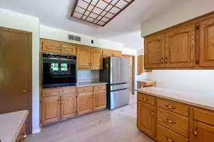 6211 Fisher Ln, Greendale, WI 53129 - Photo 12