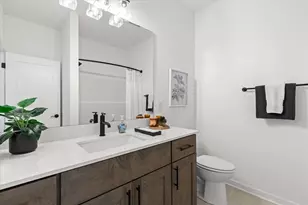 W251N2413 Valleyview Cir, Pewaukee, WI 53072 - Photo 24