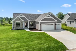 W251N2413 Valleyview Cir, Pewaukee, WI 53072 - Photo 1