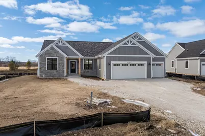 W251N2413  Valleyview Cir, Pewaukee, WI 53072 - Photo 1