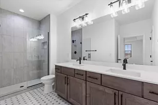 W251N2413 Valleyview Cir, Pewaukee, WI 53072 - Photo 14