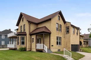 818 N 6th St, Manitowoc, WI 54220 - Photo 1