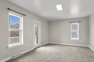 818 N 6th St, Manitowoc, WI 54220 - Photo 12