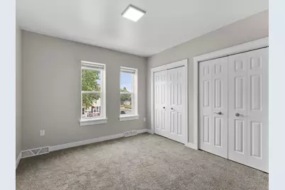 818 N 6th St, Manitowoc, WI 54220 - Photo 20