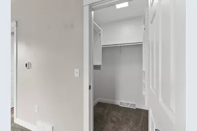 818 N 6th St, Manitowoc, WI 54220 - Photo 14