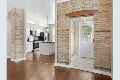 818 N 6th St, Manitowoc, WI 54220 - Photo 2