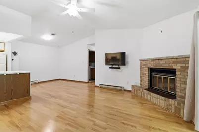 7040  Mariner Dr #202, Racine, WI 53406 - Photo 6