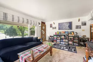 3303 N Knoll Blvd, Wauwatosa, WI 53222 - Photo 6