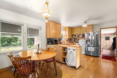 3303 N Knoll Blvd, Wauwatosa, WI 53222 - Photo 10
