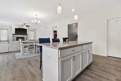 320 W Hunt Ave, Twin Lakes, WI 53181 - Photo 6