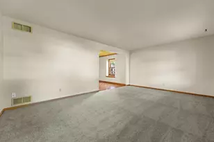 W143N10771 Wooded Hills Dr, Germantown, WI 53022 - Photo 12
