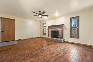 W143N10771 Wooded Hills Dr, Germantown, WI 53022 - Photo 8