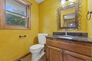 W143N10771 Wooded Hills Dr, Germantown, WI 53022 - Photo 16