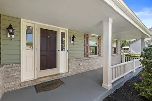 W143N10771 Wooded Hills Dr, Germantown, WI 53022 - Photo 2