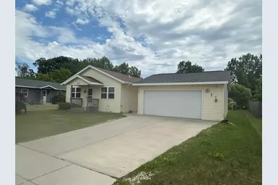 1911  Flambeau St, Manitowoc, WI 54220 - Photo 2