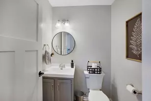 N30W23511 Greenfield Ct, Pewaukee, WI 53072 - Photo 14
