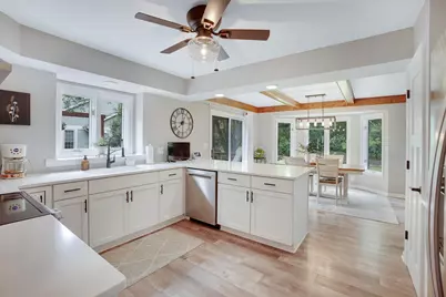 N30W23511  Greenfield Ct, Pewaukee, WI 53072 - Photo 6