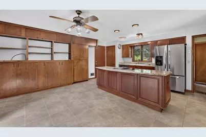 3217  Southwood Dr, Racine, WI 53406 - Photo 4
