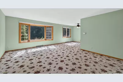 3217  Southwood Dr, Racine, WI 53406 - Photo 14