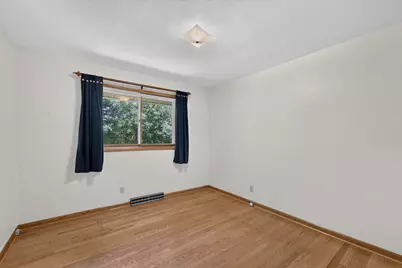 3217  Southwood Dr, Racine, WI 53406 - Photo 16