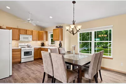 W3647  Lakeview Dr, Geneva, WI 53147 - Photo 14