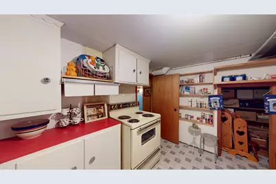 2402 S 9th St, Manitowoc, WI 54220 - Photo 22