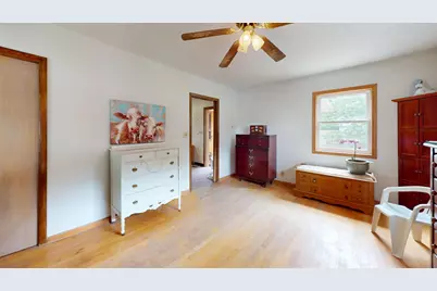 2402 S 9th St, Manitowoc, WI 54220 - Photo 10