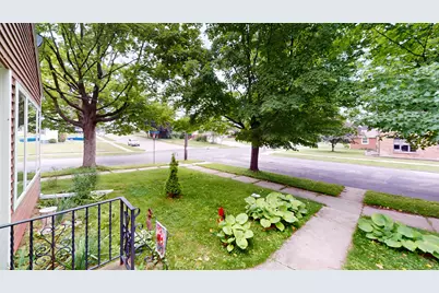 2402 S 9th St, Manitowoc, WI 54220 - Photo 2