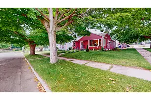 2402 S 9th St, Manitowoc, WI 54220 - Photo 2