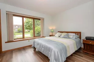 W178N9858 Riversbend Circle, Germantown, WI 53022 - Photo 16