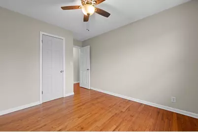 W126N7009  Highland Dr, Menomonee Falls, WI 53051 - Photo 12