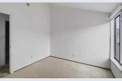 10156 W Kiehnau Ave, Milwaukee, WI 53224 - Photo 18