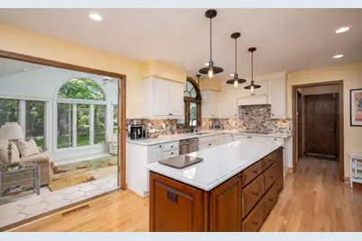 3  Maplewood Ct, Racine, WI 53402 - Photo 6