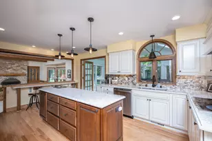 3 Maplewood Ct, Racine, WI 53402 - Photo 4