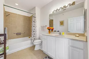 3872 S Lake Dr, Saint Francis, WI 53235 - Photo 16