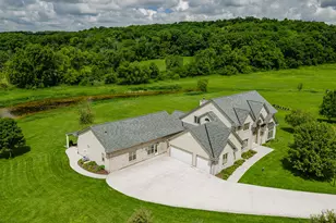3976 Woodridge Ct, Richfield, WI 53017 - Photo 10
