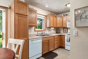 808 Cedar Dr, La Crescent, MN 55947 - Photo 2
