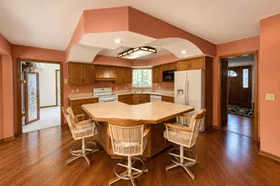 1868 Cypress Dr, Grafton, WI 53024 - Photo 8