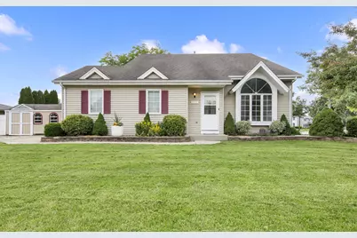 8215 S Wildwood Dr, Oak Creek, WI 53154 - Photo 2