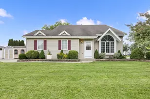 8215 S Wildwood Dr, Oak Creek, WI 53154 - Photo 2