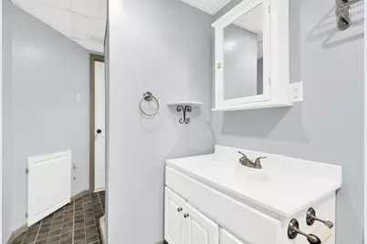 8215 S Wildwood Dr, Oak Creek, WI 53154 - Photo 30