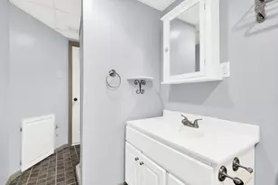8215 S Wildwood Dr, Oak Creek, WI 53154 - Photo 30