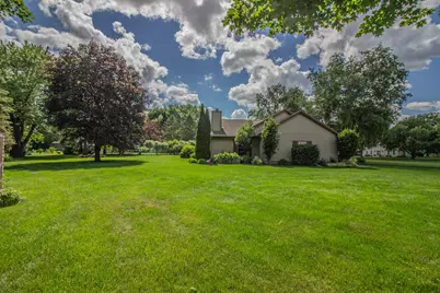 W273S2261  Drumlin Dr, Waukesha, WI 53188 - Photo 14