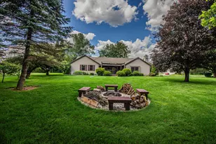 W273S2261 Drumlin Dr, Waukesha, WI 53188 - Photo 2