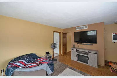 4320  Byrd Ave, Racine, WI 53405 - Photo 6