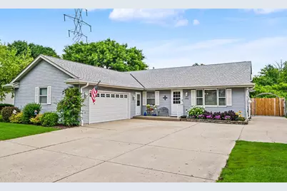 7950 S Cecily Dr, Oak Creek, WI 53154 - Photo 1