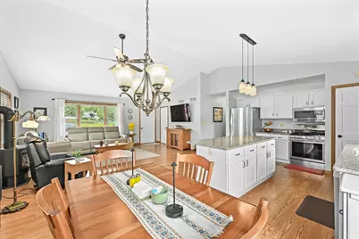 7950 S Cecily Dr, Oak Creek, WI 53154 - Photo 24