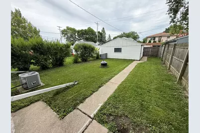 2210 S 56th St, West Allis, WI 53219 - Photo 16