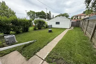 2210 S 56th St, West Allis, WI 53219 - Photo 16